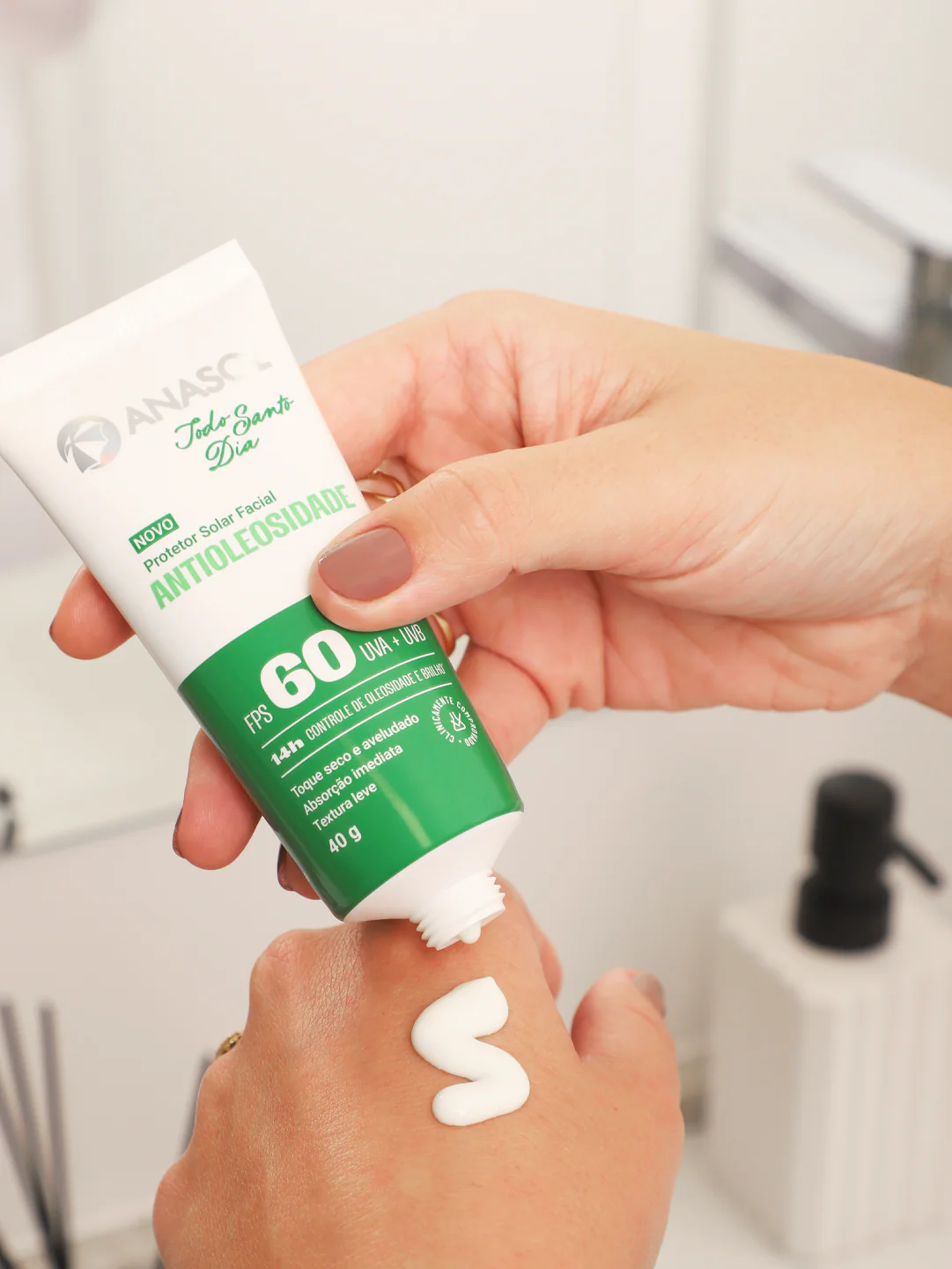 Protetor solar facial Anasol todo santo dia antioleosidade Fps 60 40g - Imagem 3